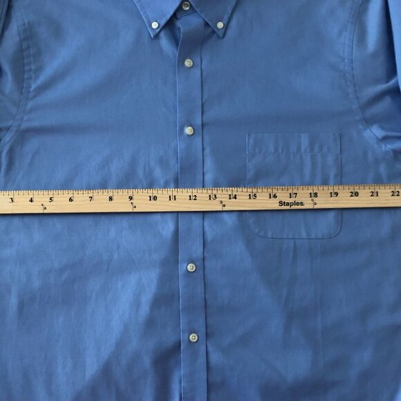 IZOD Wrinkle Free Men Button Down Shirt Light Blue 16.5 34/35 Perfect Condition - Picture 5 of 6